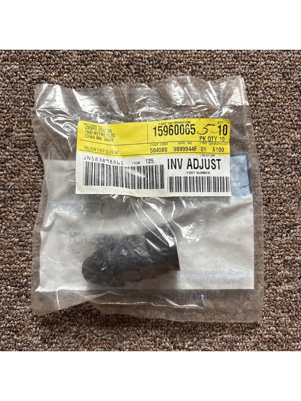 GENUINE GM 15960065 Passenger Seat Adjuster Bolt COVER 1994-05 BLAZER SONOMA S10